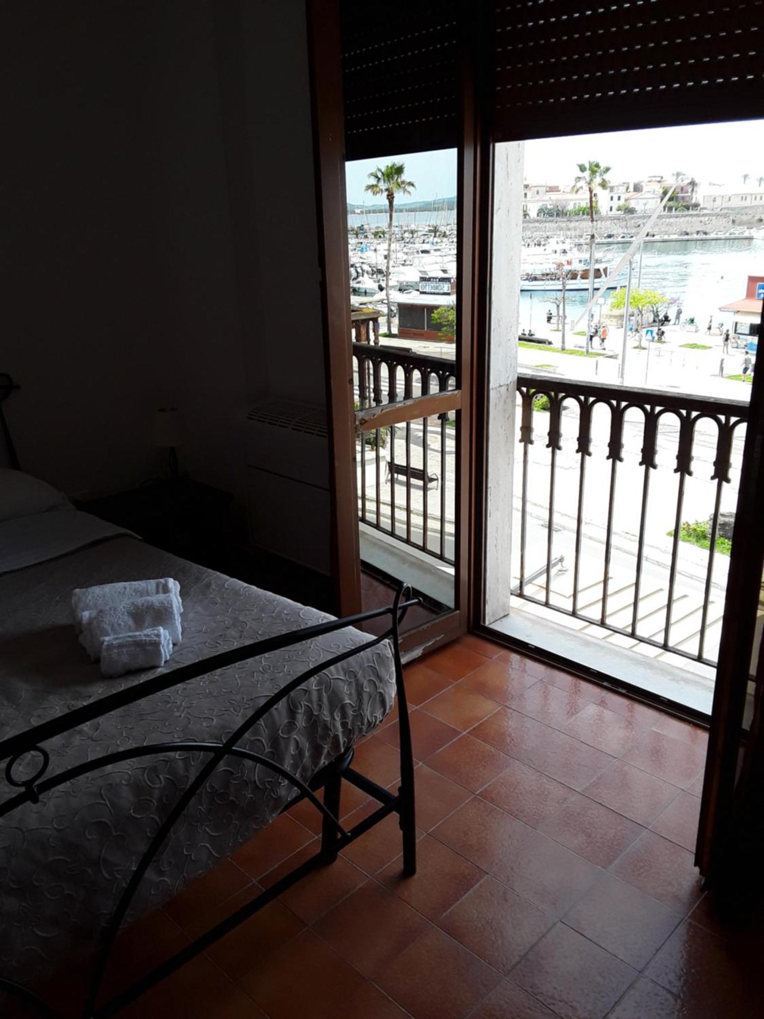 L'Aragosta Guesthouse 알게로 외부 사진